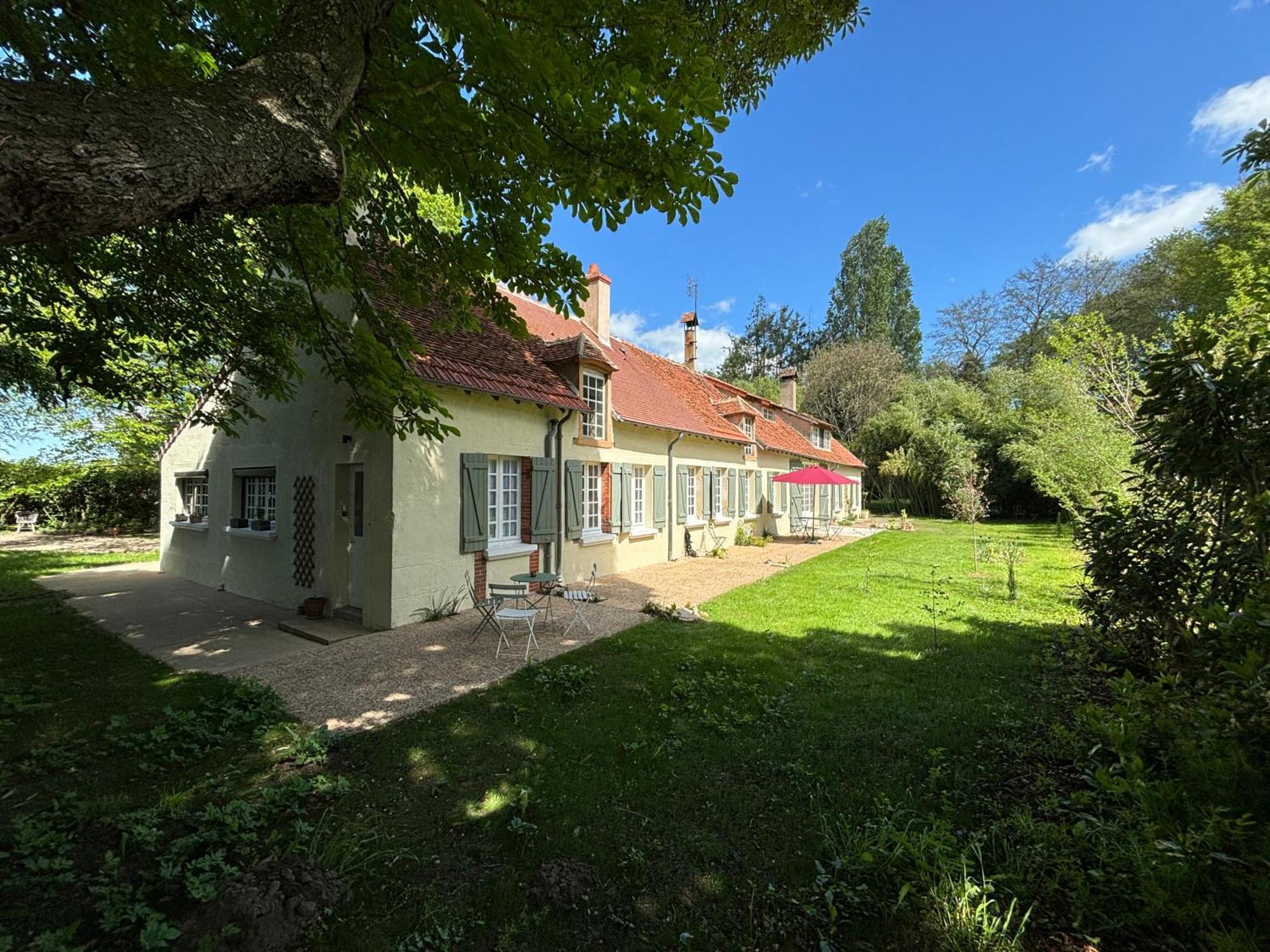 La Haute Tremiere Charenton-du-Cher Bagian luar foto